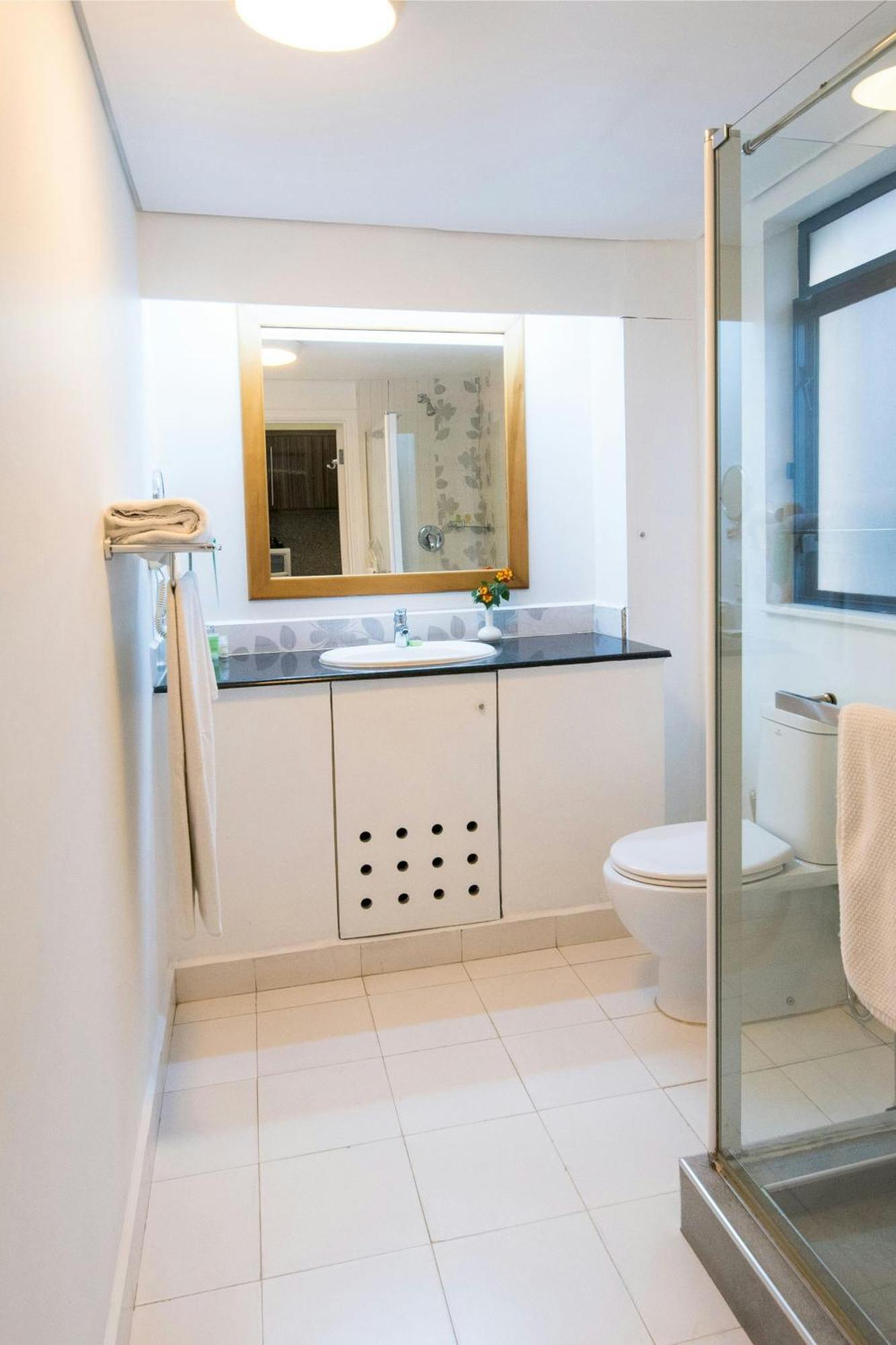 Protea Hotel By Marriott Dar Es Salaam Oyster Bay Extérieur photo