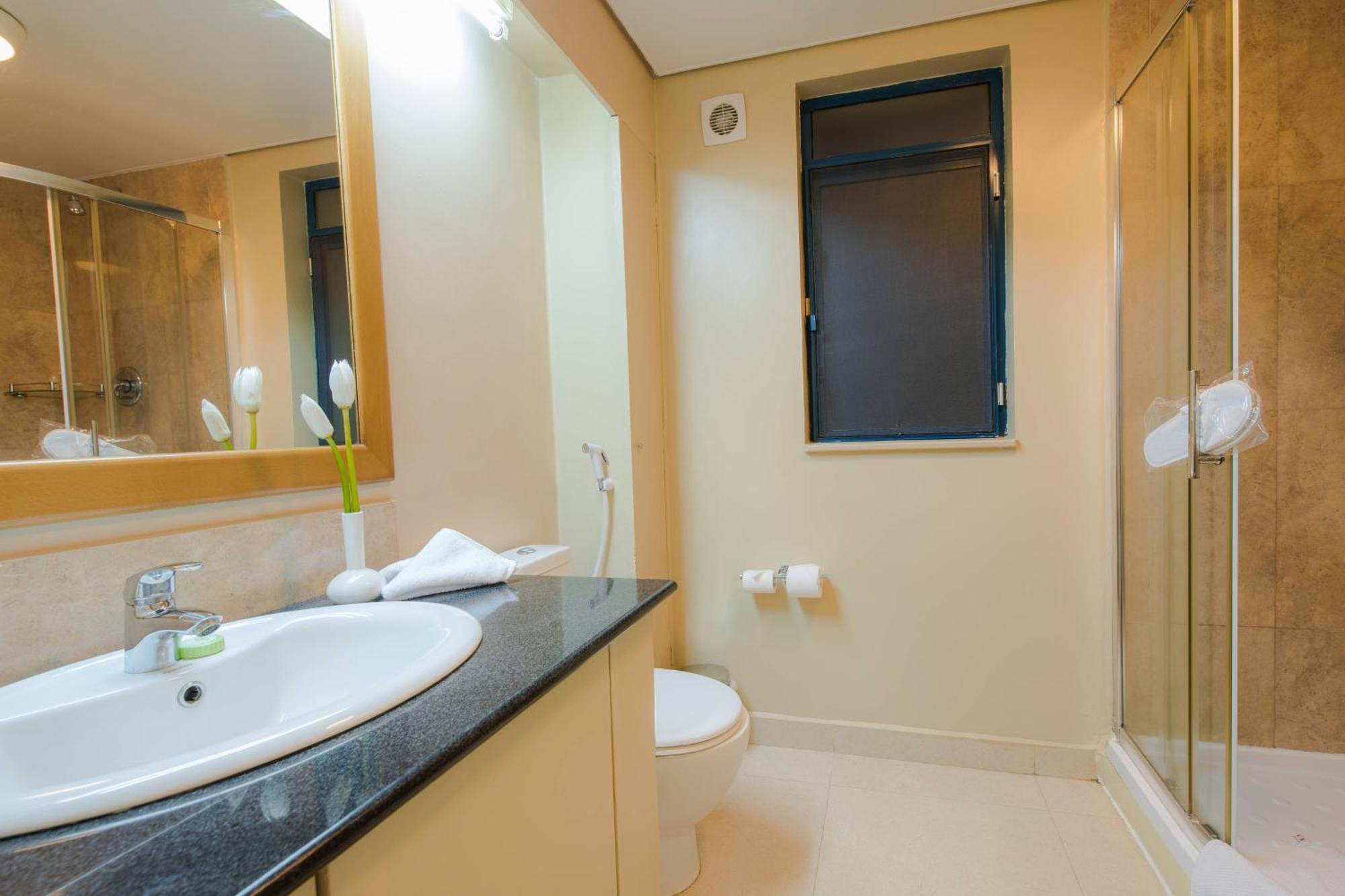 Protea Hotel By Marriott Dar Es Salaam Oyster Bay Extérieur photo