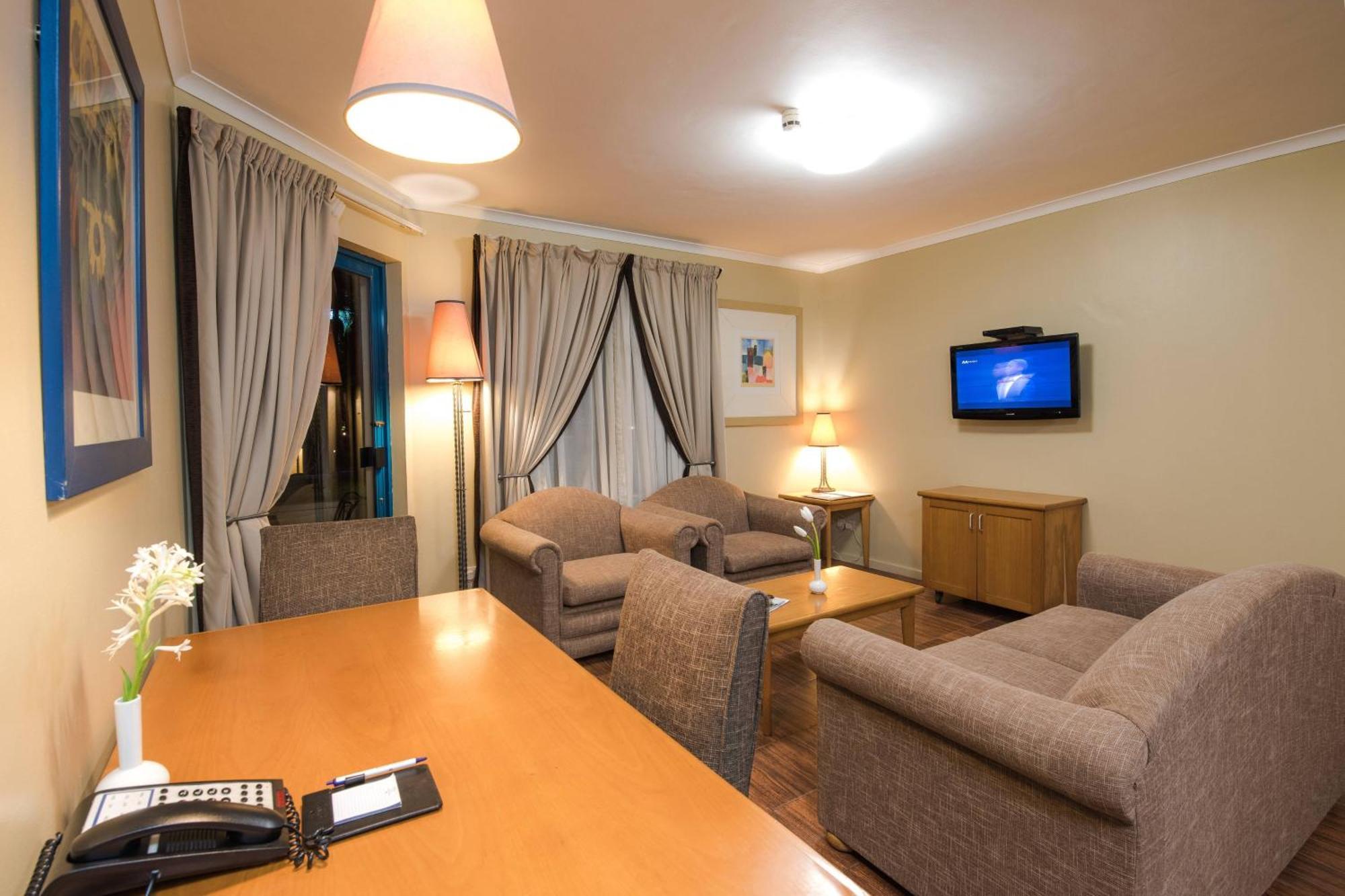 Protea Hotel By Marriott Dar Es Salaam Oyster Bay Extérieur photo