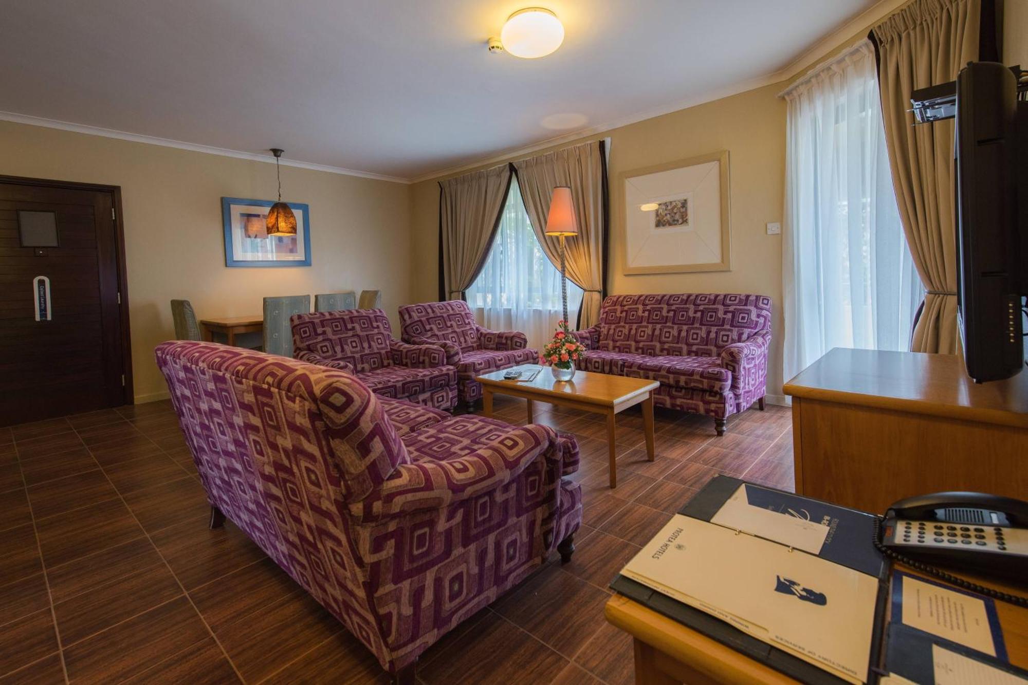 Protea Hotel By Marriott Dar Es Salaam Oyster Bay Extérieur photo