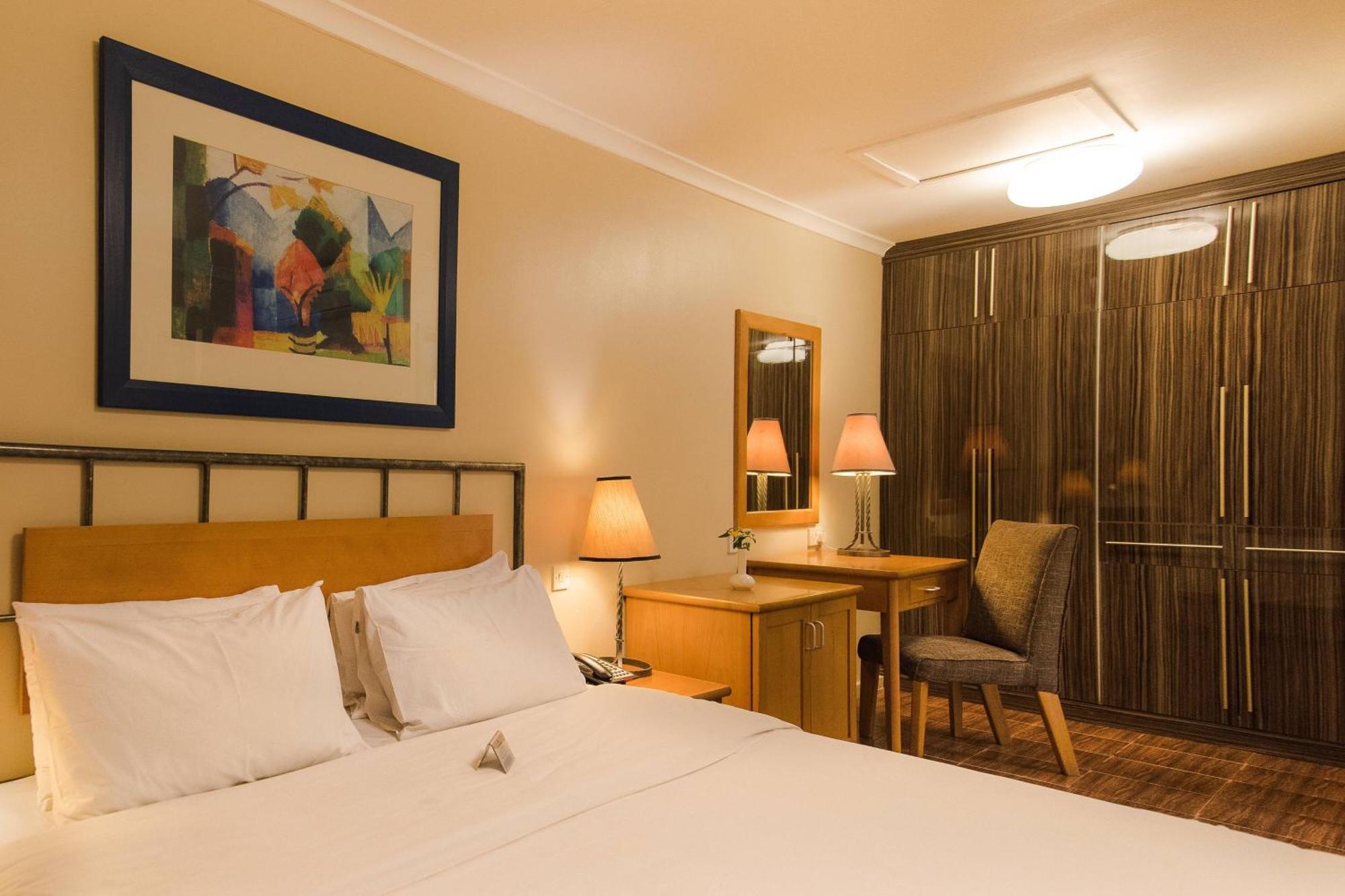 Protea Hotel By Marriott Dar Es Salaam Oyster Bay Extérieur photo