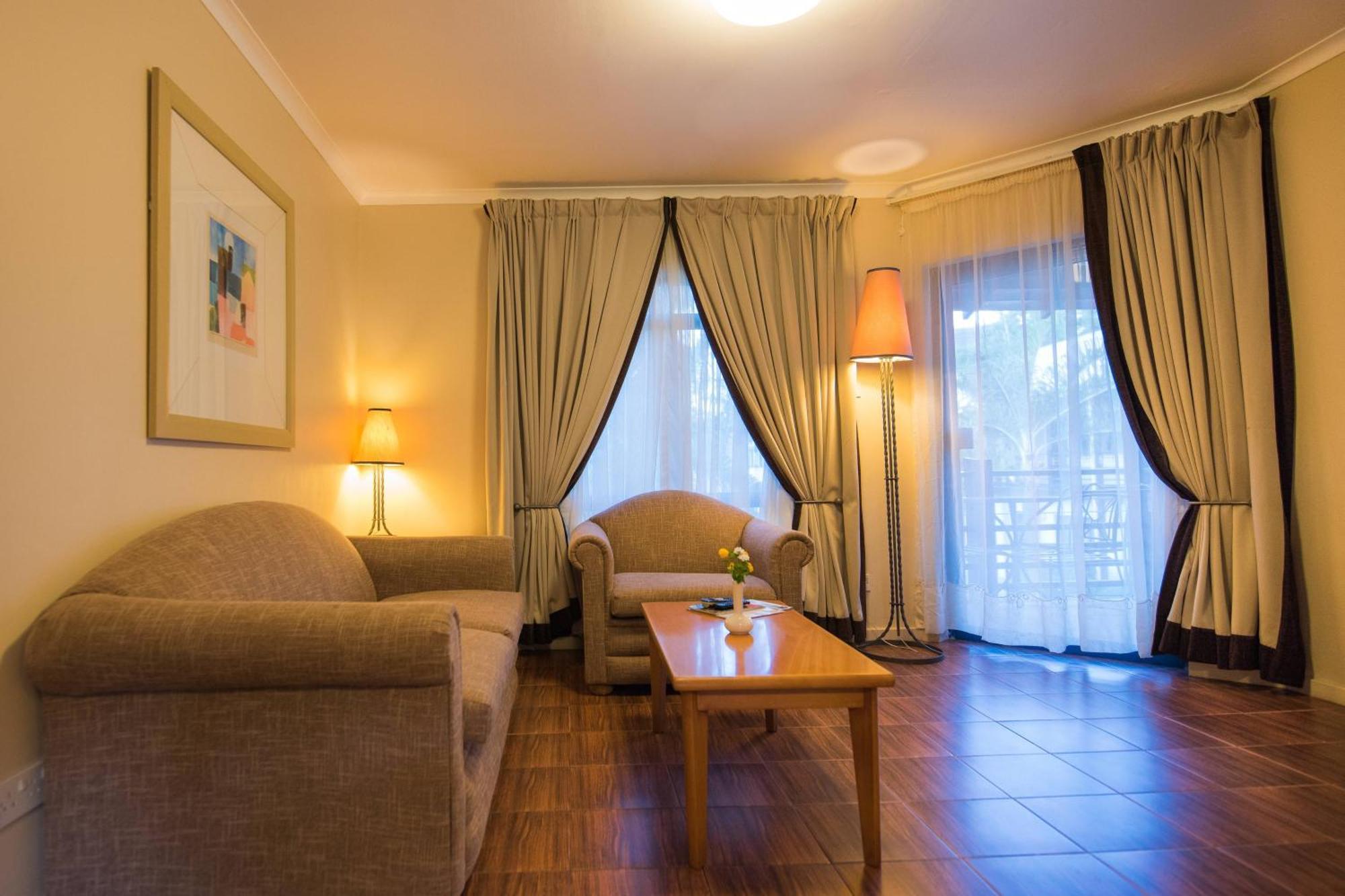 Protea Hotel By Marriott Dar Es Salaam Oyster Bay Extérieur photo