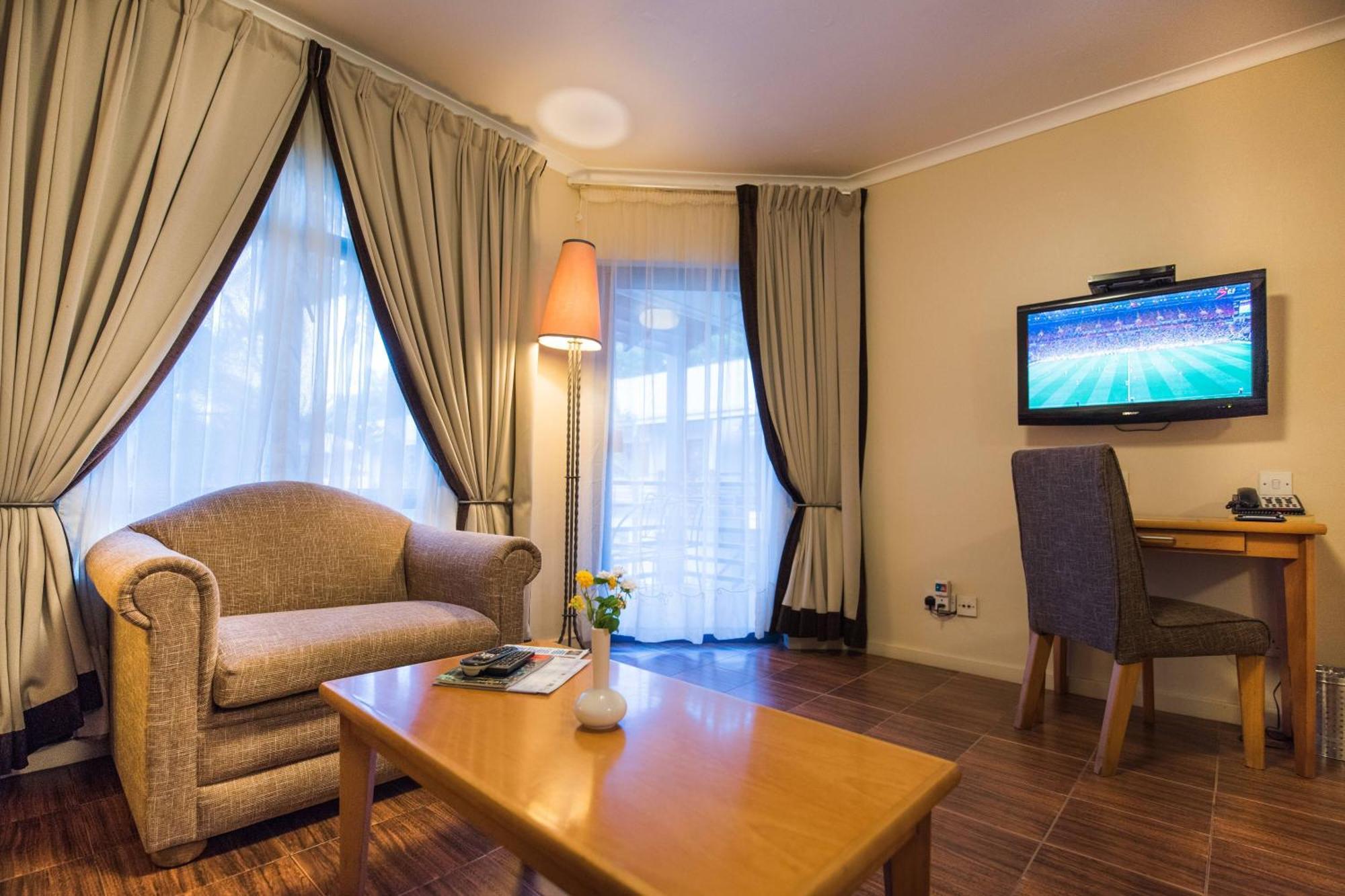 Protea Hotel By Marriott Dar Es Salaam Oyster Bay Extérieur photo