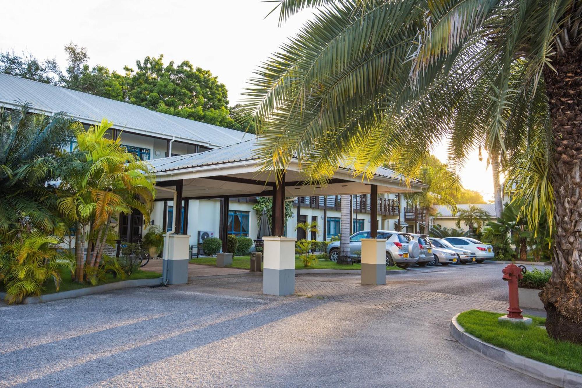 Protea Hotel By Marriott Dar Es Salaam Oyster Bay Extérieur photo