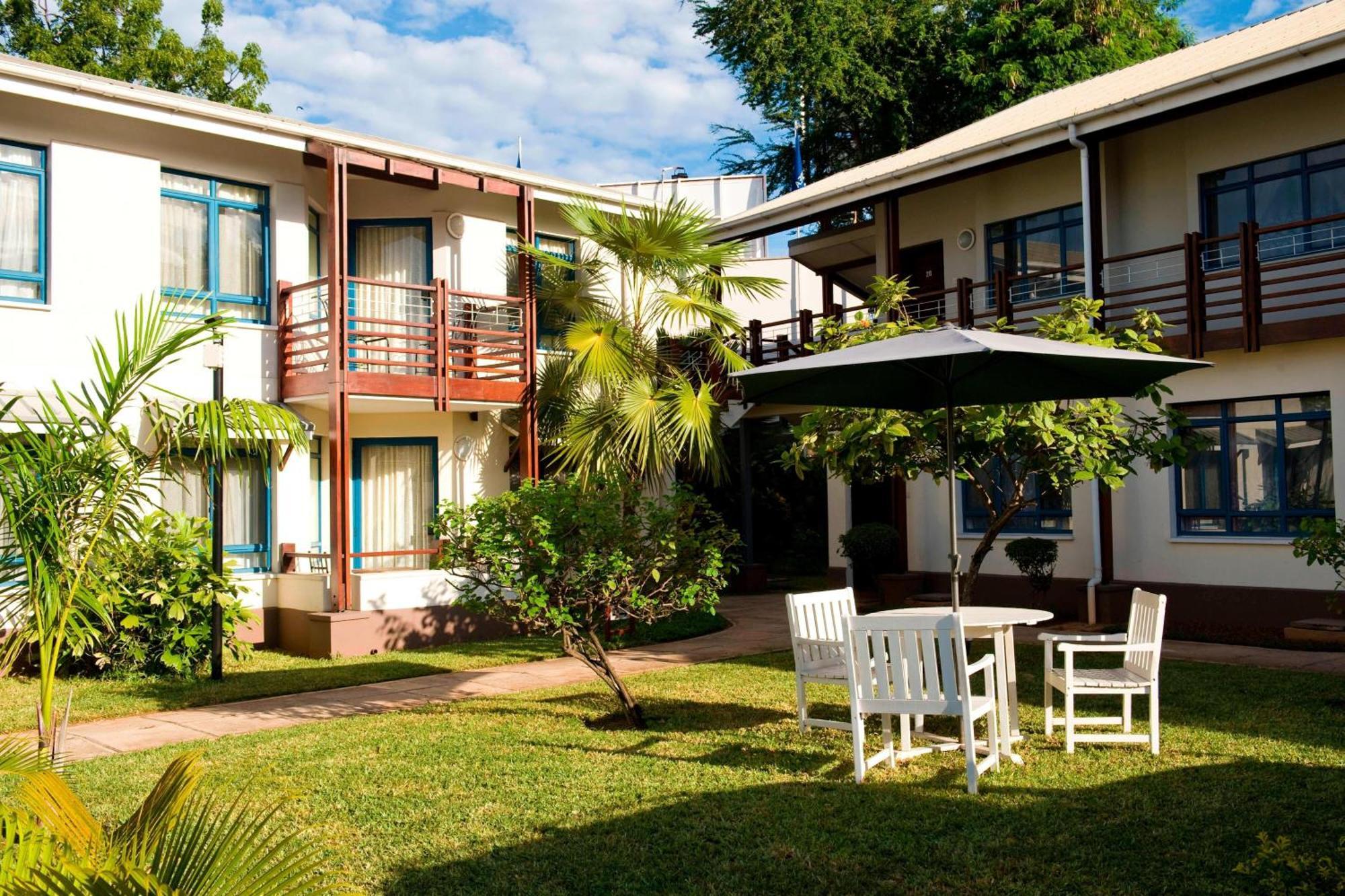Protea Hotel By Marriott Dar Es Salaam Oyster Bay Extérieur photo