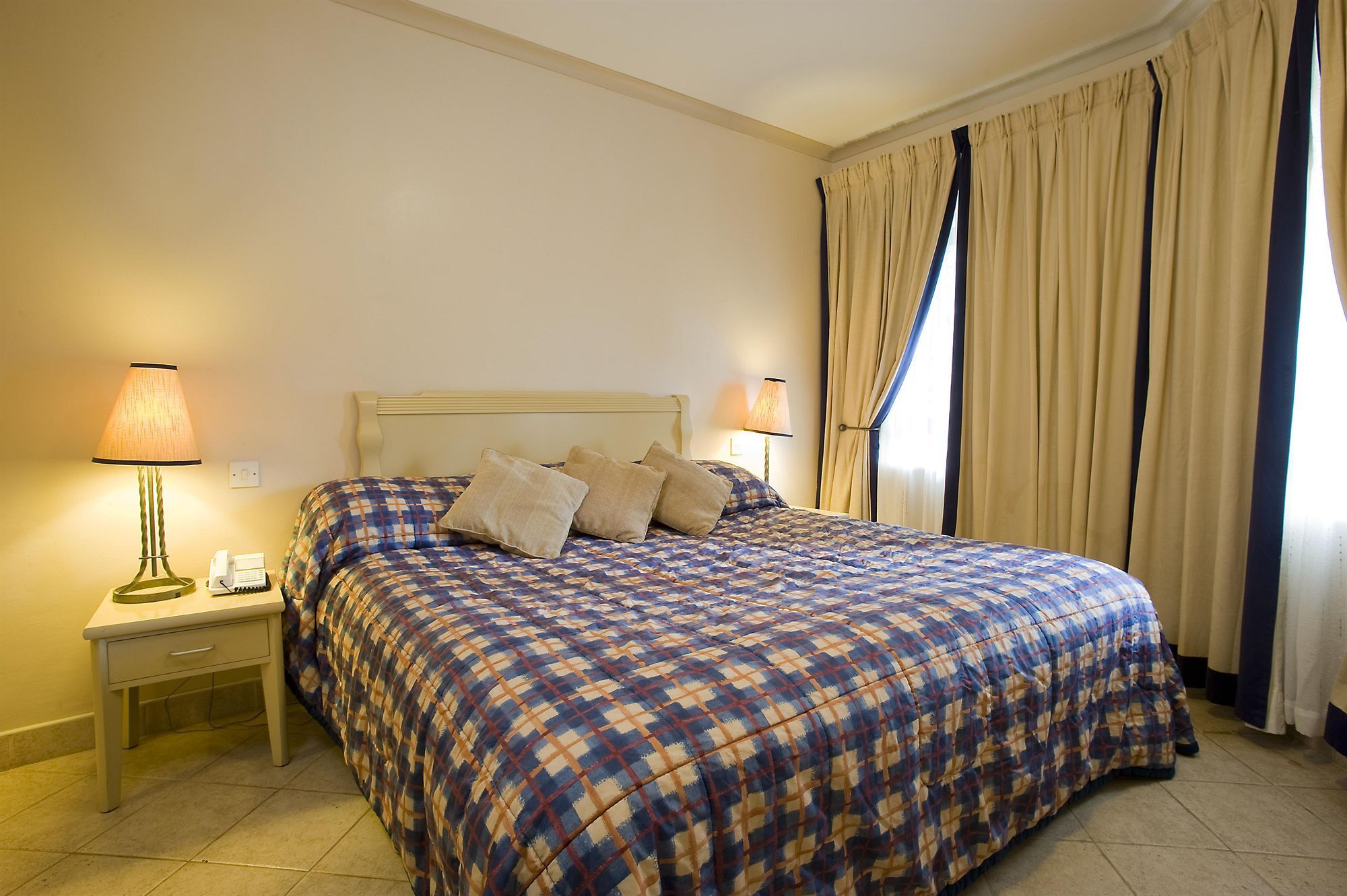 Protea Hotel By Marriott Dar Es Salaam Oyster Bay Extérieur photo